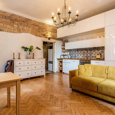Historical Wine Apartment Bratislava Exterior foto