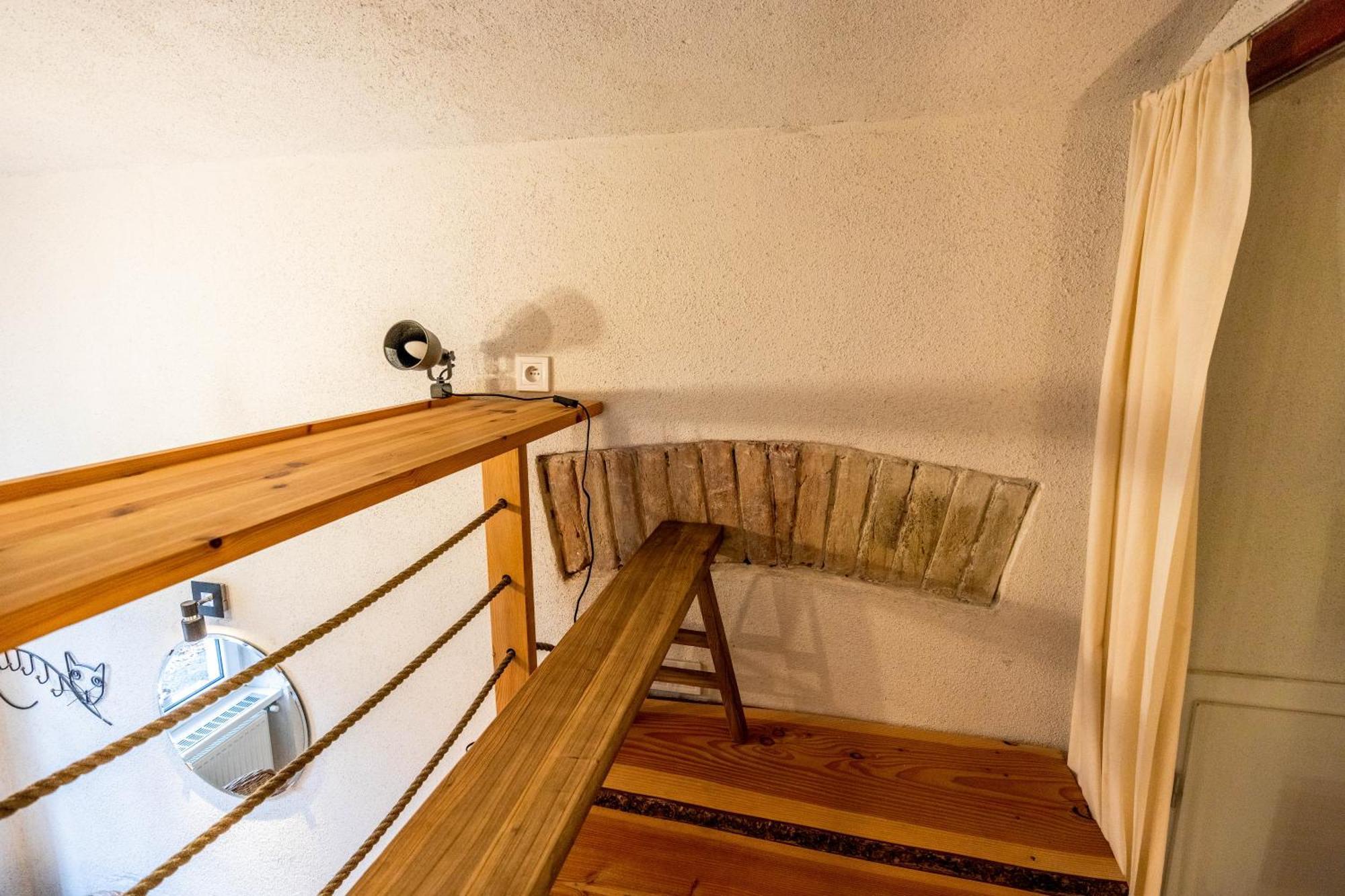 Historical Wine Apartment Bratislava Exterior foto