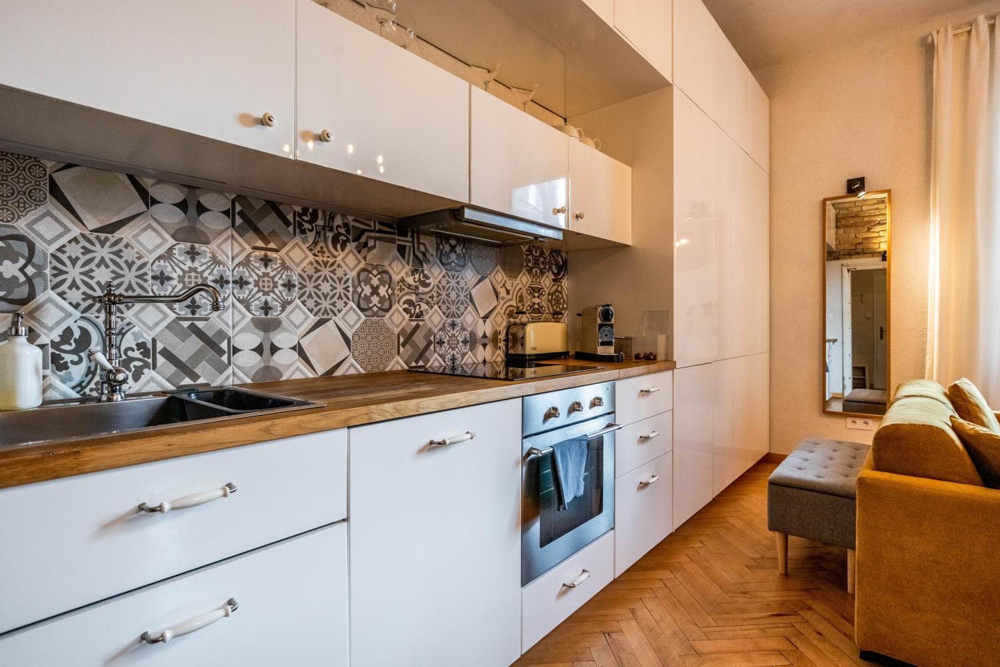 Historical Wine Apartment Bratislava Exterior foto